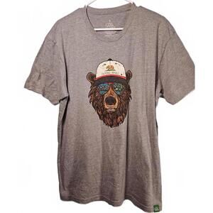 Wild Tribute Gray Graphic Bear T-Shirt with California Republic Hat Design‎ XL